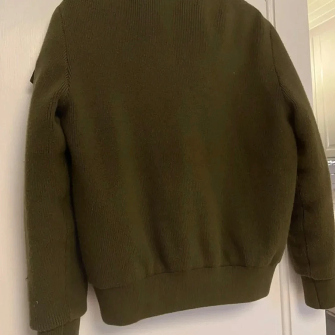 Olivgrön pufferjacka från Bvaldi - 3