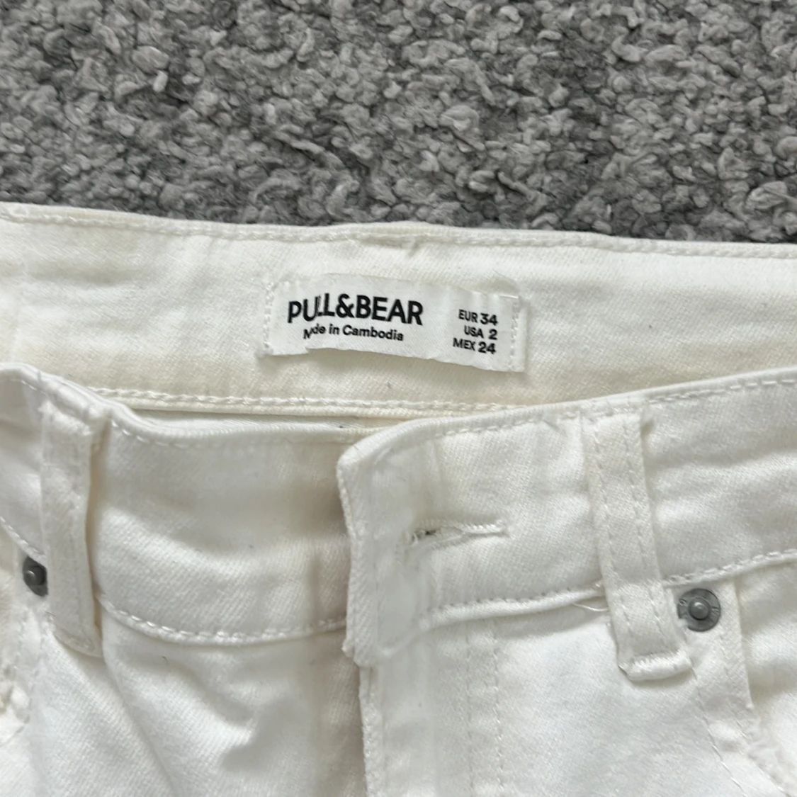 Vita jeansbyxor från Pull&Bear - 1