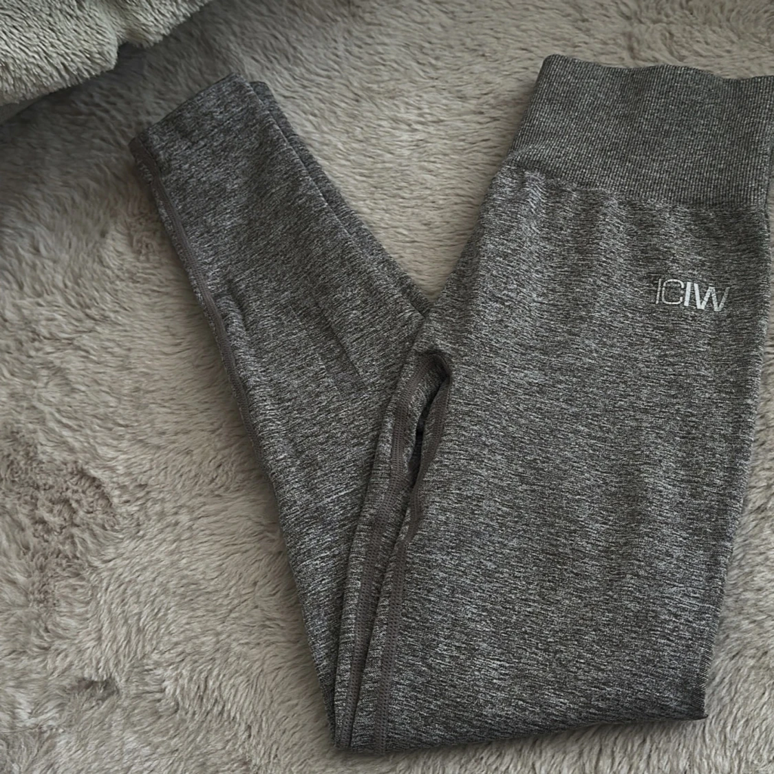 Grå/belgie tights från ICANIWILL