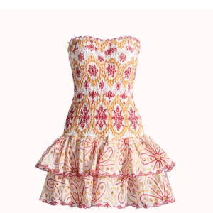 bandeau klänning - så fin perfekt till sommaren💞 aldrig använd 
