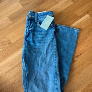 Blå Jeans (nya)  - Blå jeans ifrån hm, storlek 34🦋
