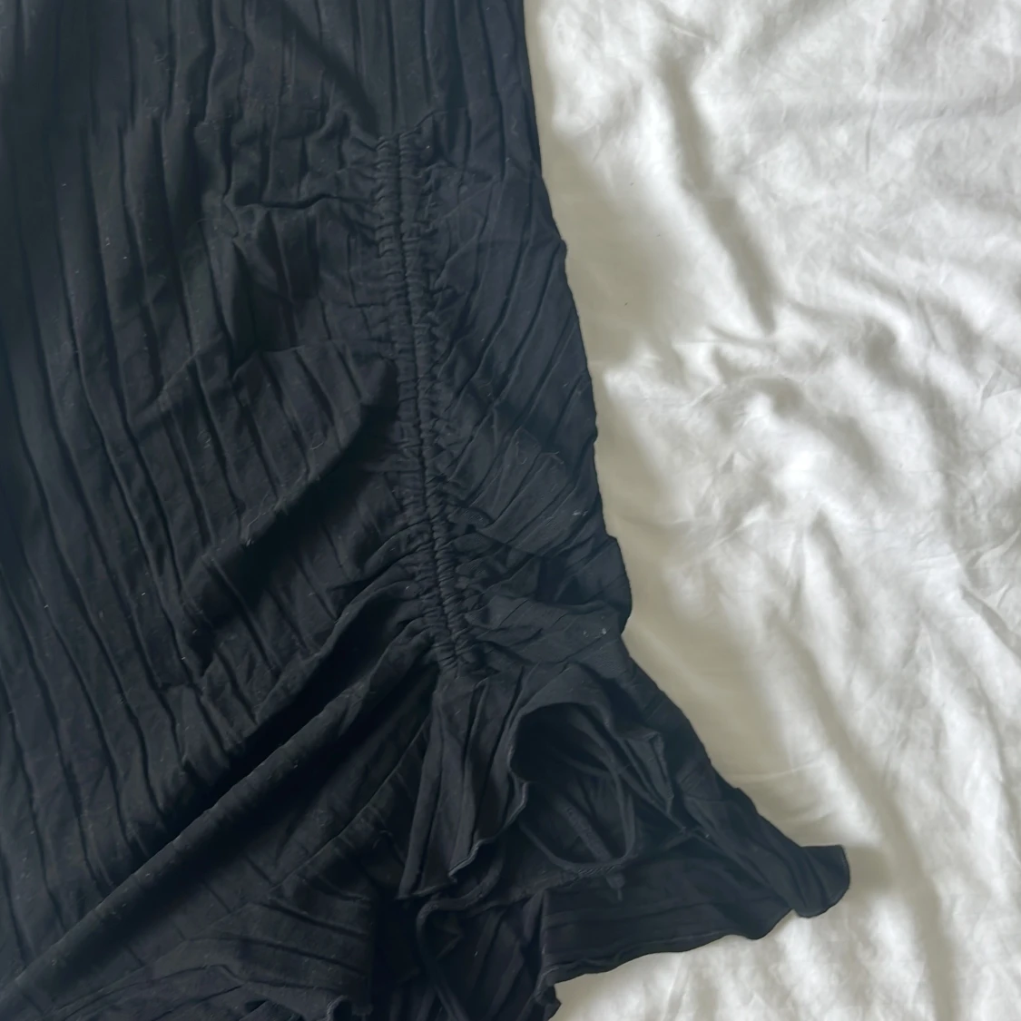 Svart one shoulder kortklänning H&M - 1