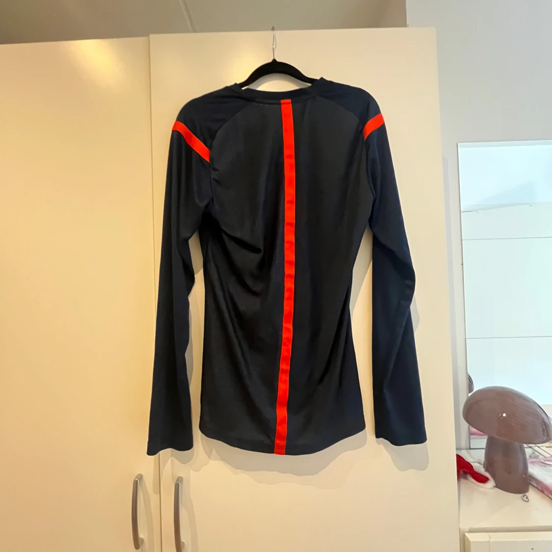 Mörkblå långärmad träningströja från Adidas - 1