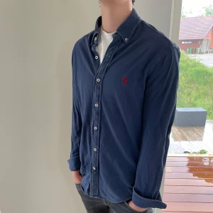 Polo Ralph lauren skjorta  - Säljer nu denna Polo Ralph lauren skjorta, skriv för fler bilder/frågor🙌🏼