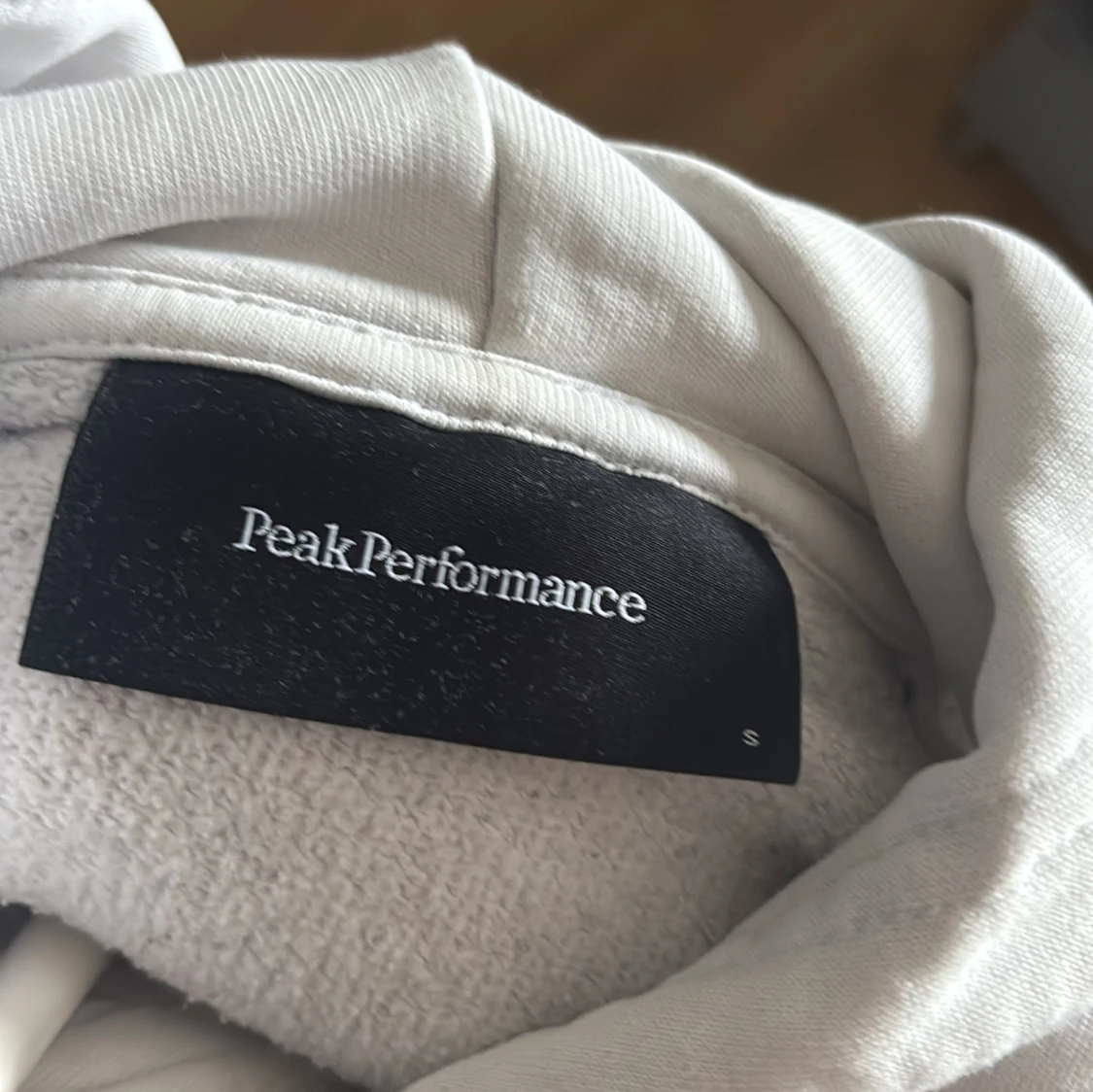 Vit hoodie från Peak Performance - 2