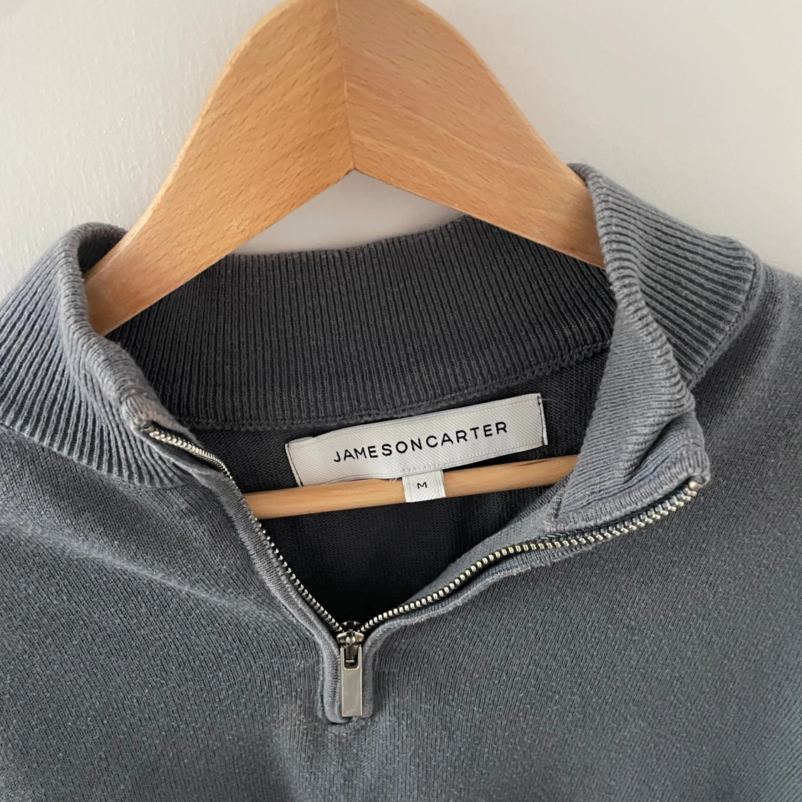 Grå half zip tröja Jameson Carter