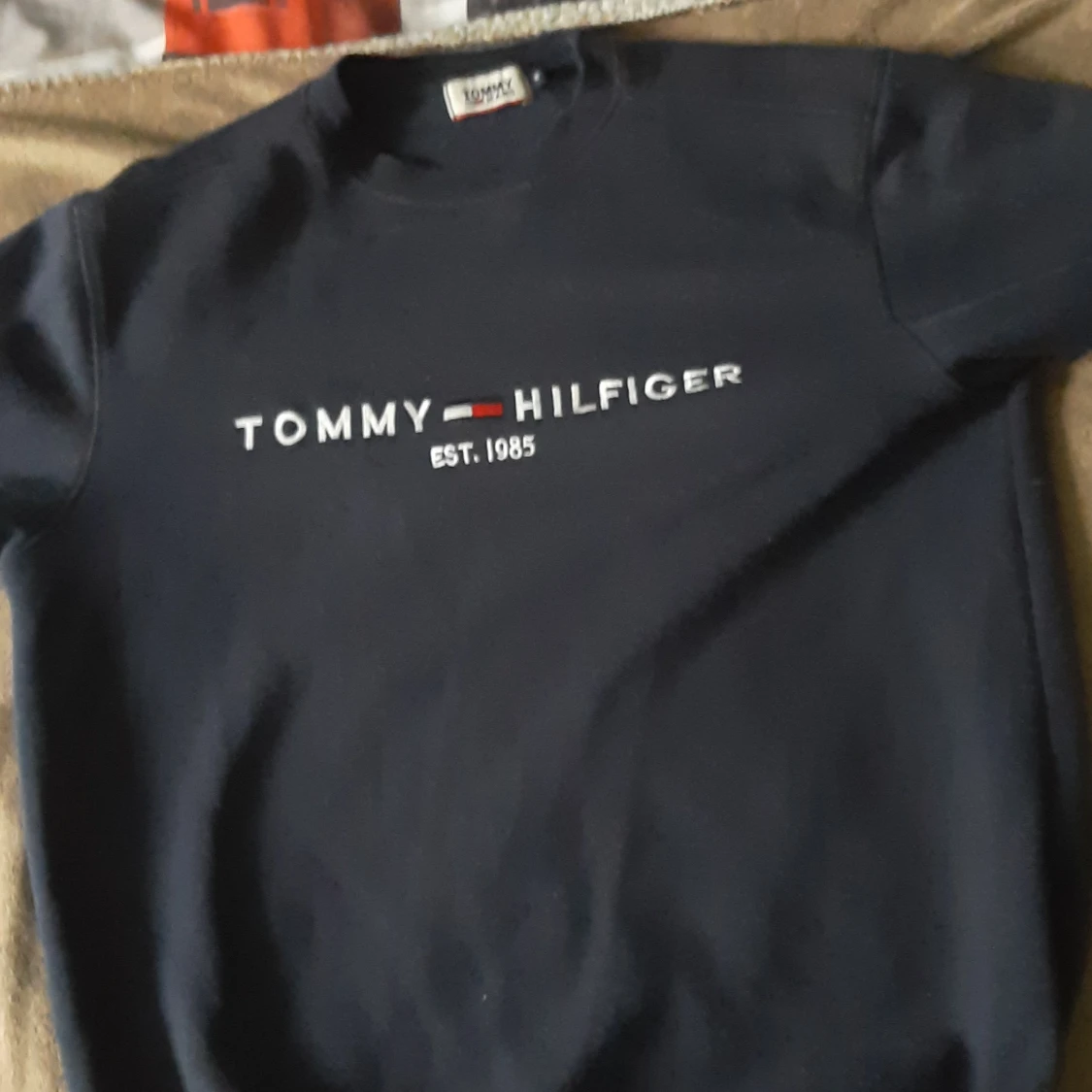 Mörkblå Tommy Hilfiger tröja