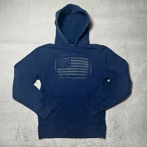 Blå Ralph Lauren hoodie | S - Sjukt fet Ralph lauren hoodie | mycket fint skick och har inga tydliga defekter | undrar du över något? Tveka då inte på att höra av dig | 🙌