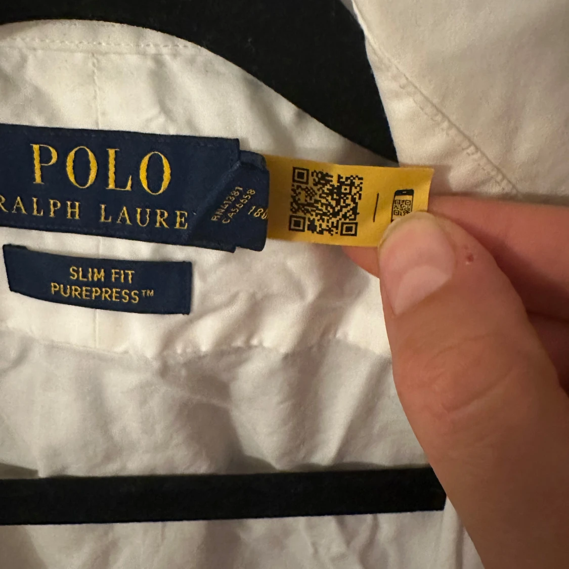 Vit skjorta från Polo Ralph Lauren och blå byxor från Polo Ralph Lauren  - 2