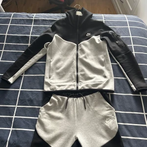 Nike tech - Storlek På dressen är M, dressen finns ej till salu i denna skick någonstans!