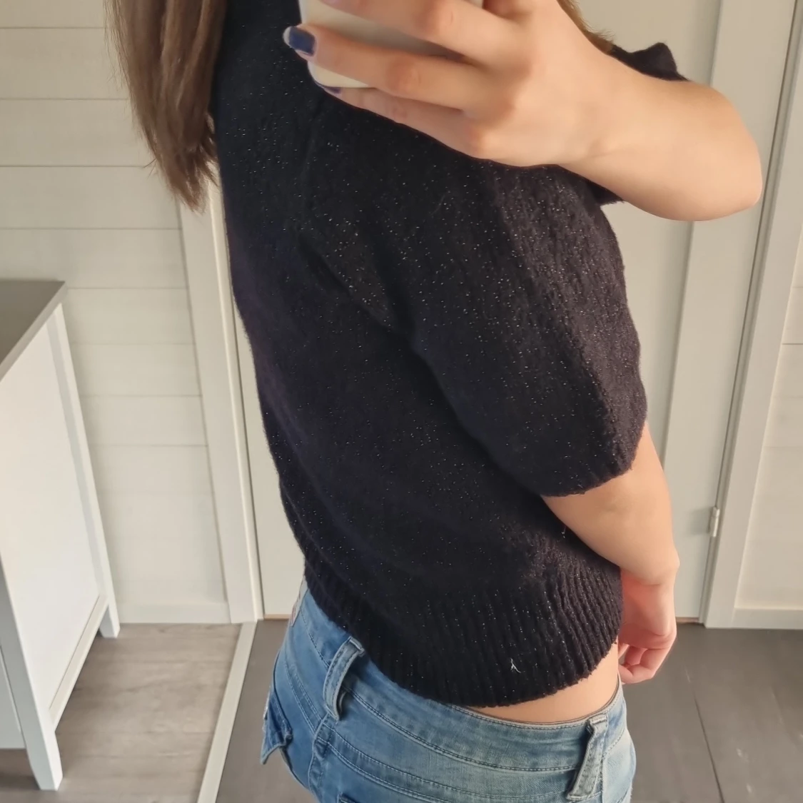 Svart glittrig stickad topp från Holly & Whyte - 1