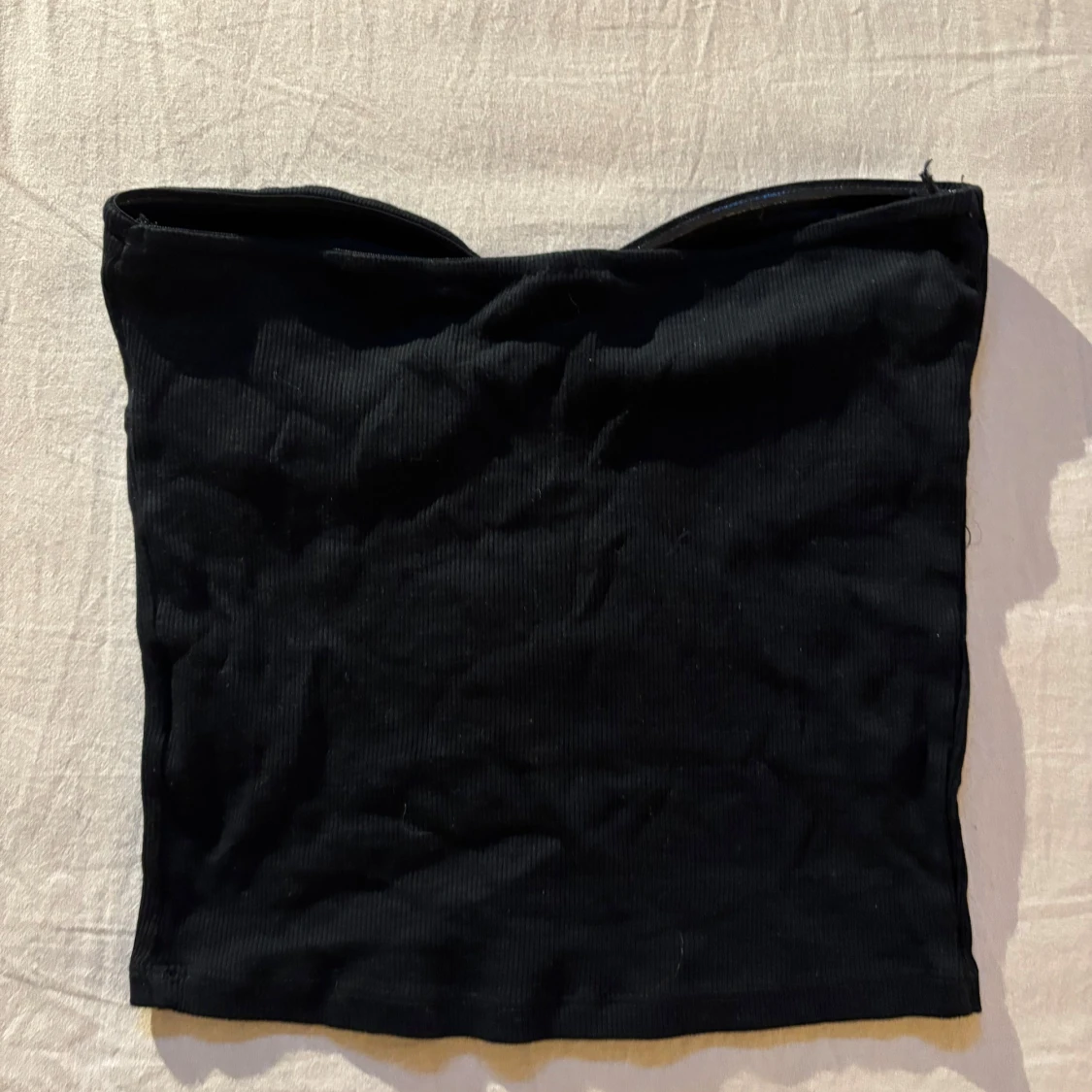 Svart ribbad tubtopp från Gina Tricot - 1