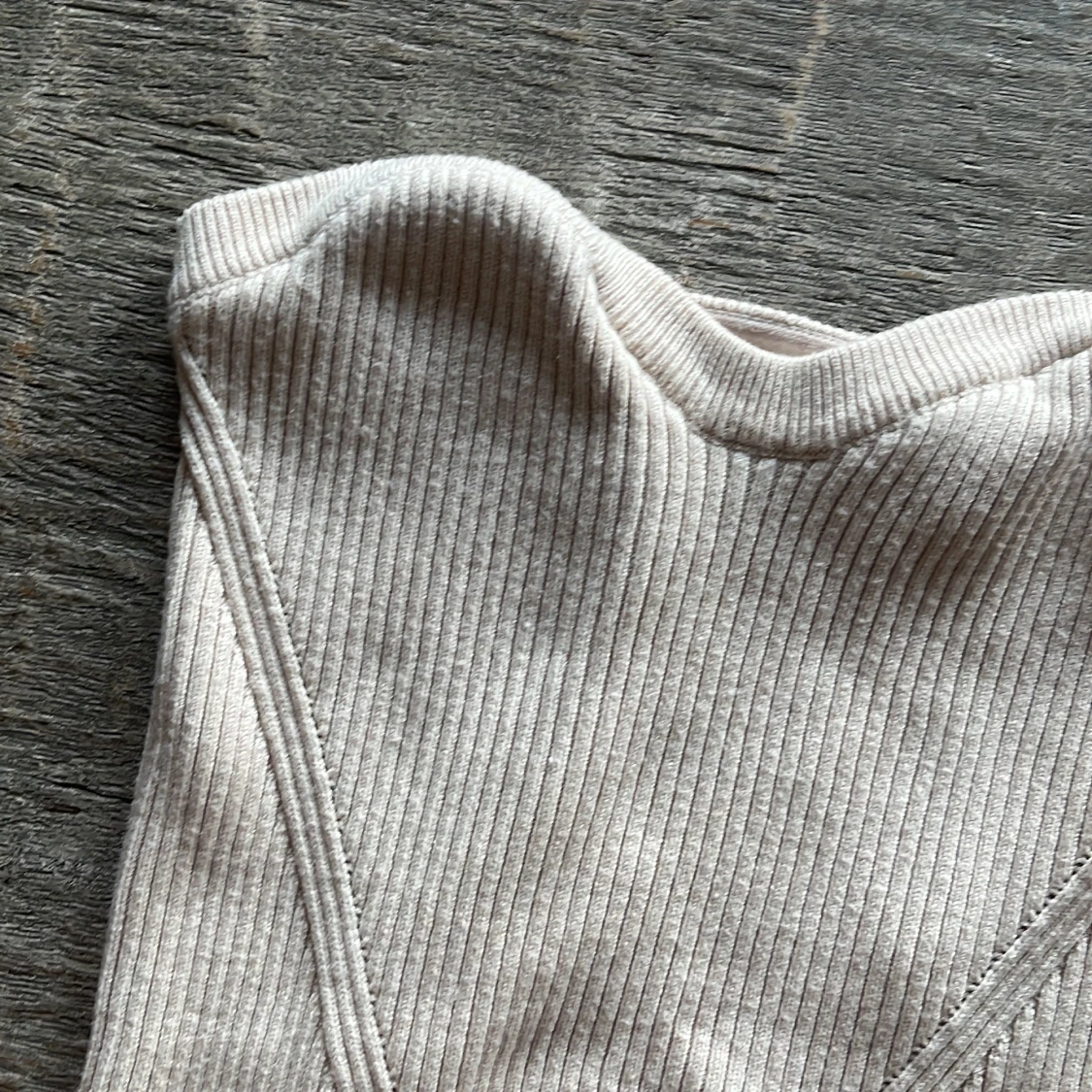 Beige ribbad tubtopp från BikBok - 1