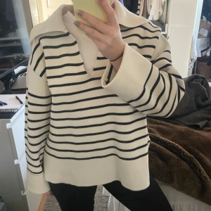 Tröja Arket - Tröja från Arket, knappt använd!!! Storlek M men brukar vanligtvis ha xs/s, så funkar oxå 