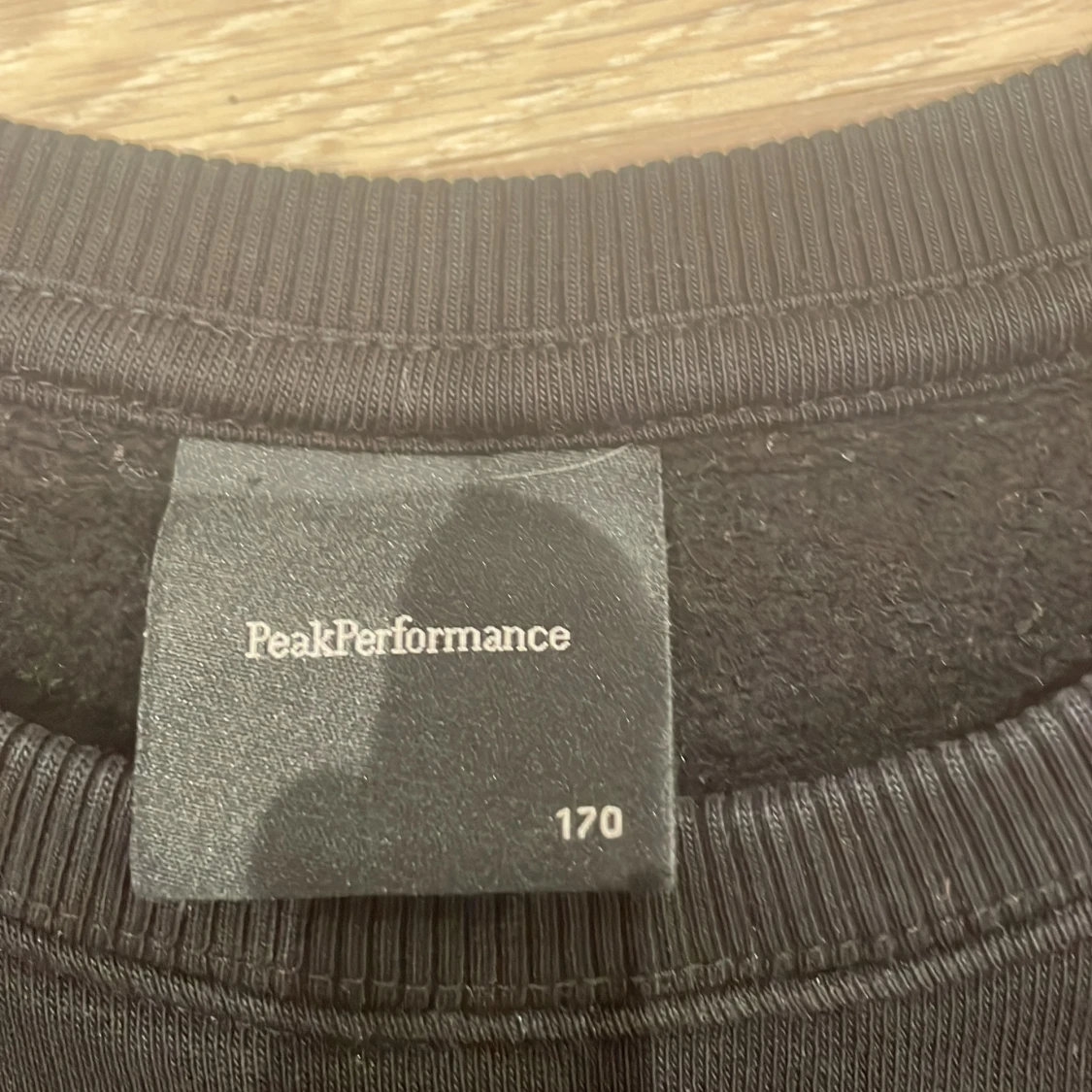 Svart tröja från Peak Performance - 3