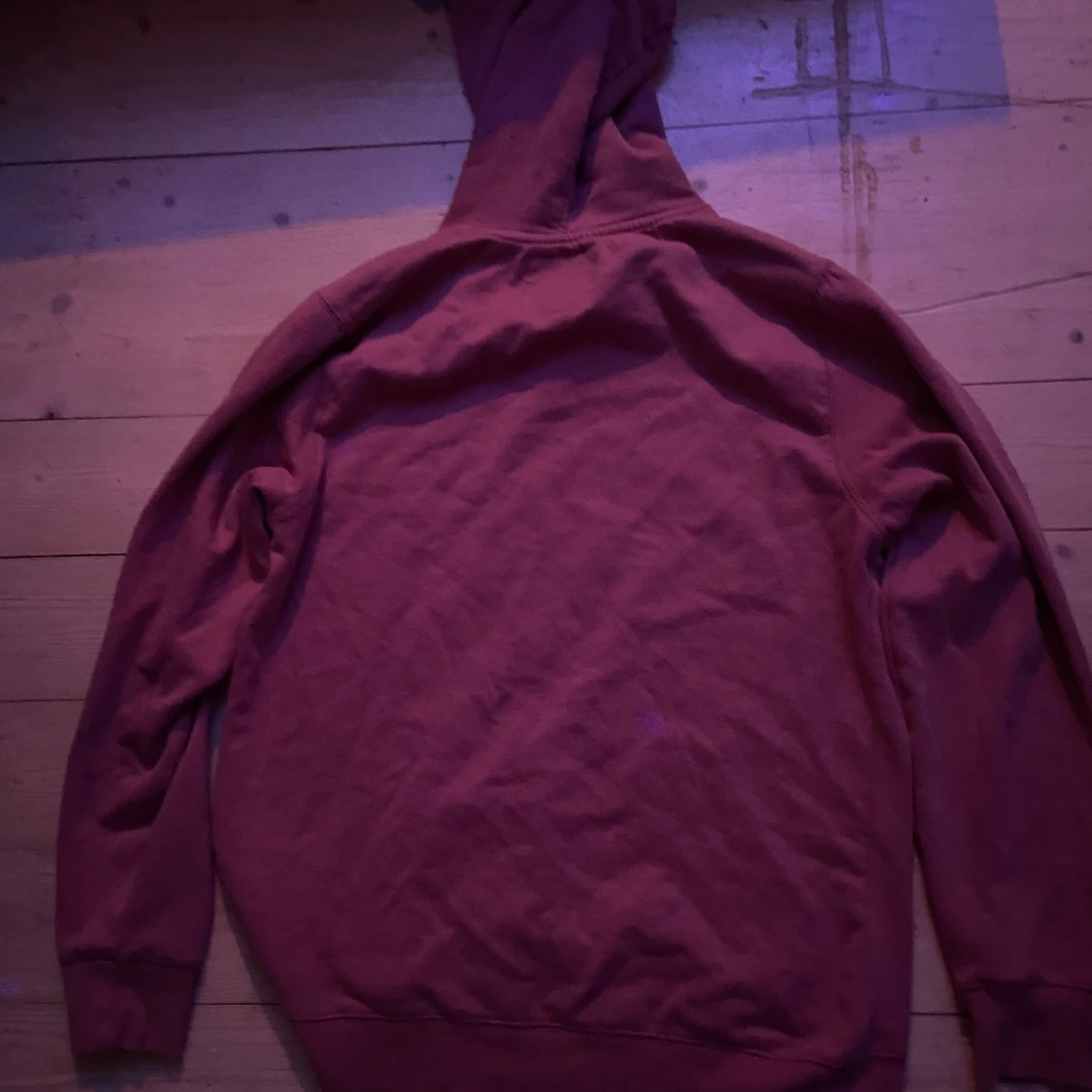 Röd hoodie från lager 157 - 1
