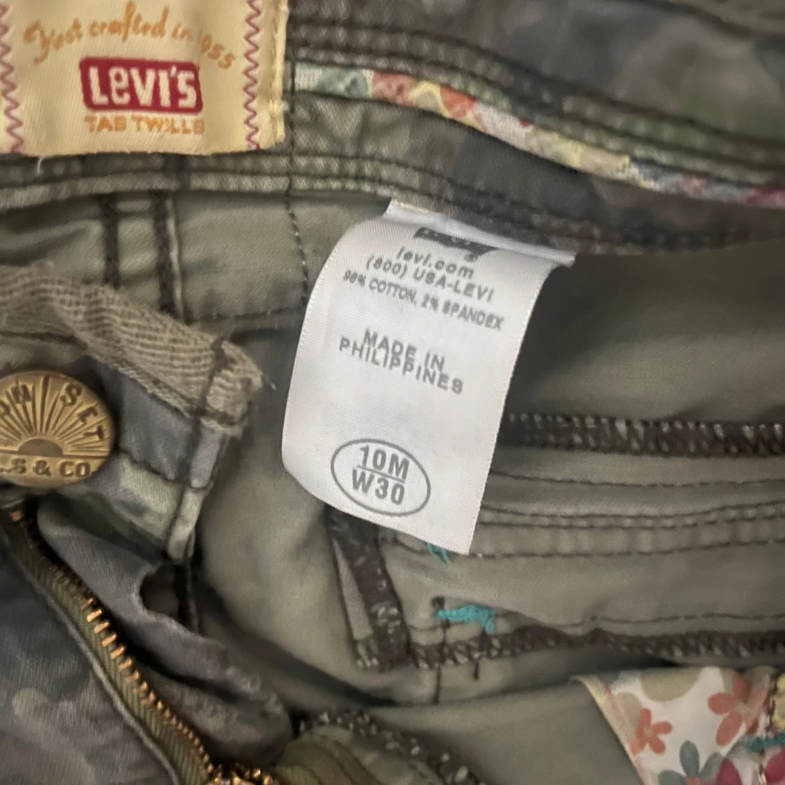 Camouflage kjol från Levi's - 1