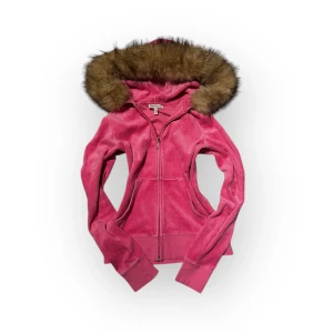  Juicy Couture fur zip up - I am selling this Juicy Couture faux fur zip up in a size XS. Write to me for measurements or other details💞