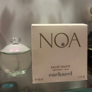 Noa carchael parfym - Riktigt clean girl parfym! 50ml, testad en gång. Förpackning finns kvar💕💎🌸