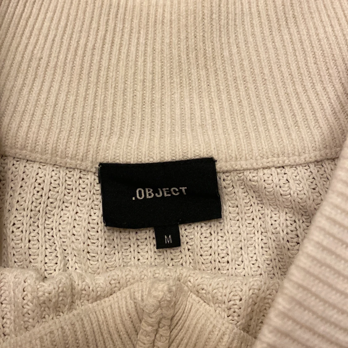 Vit stickad offshoulder tröja från Object - 4