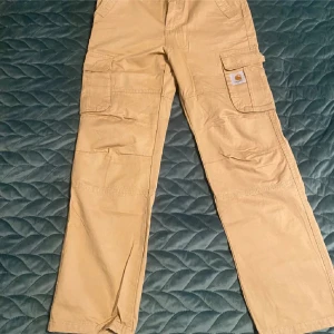 Carhartt cargos - Säljer dessa fina cargos för grymt pris, i nyskick.