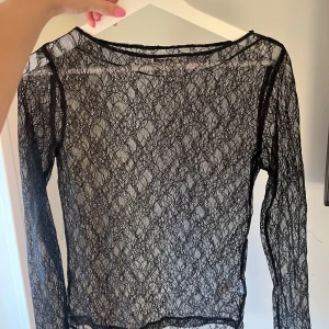 festtopp  - Jätte fin genomskinlig topp! Använd endast en gång 