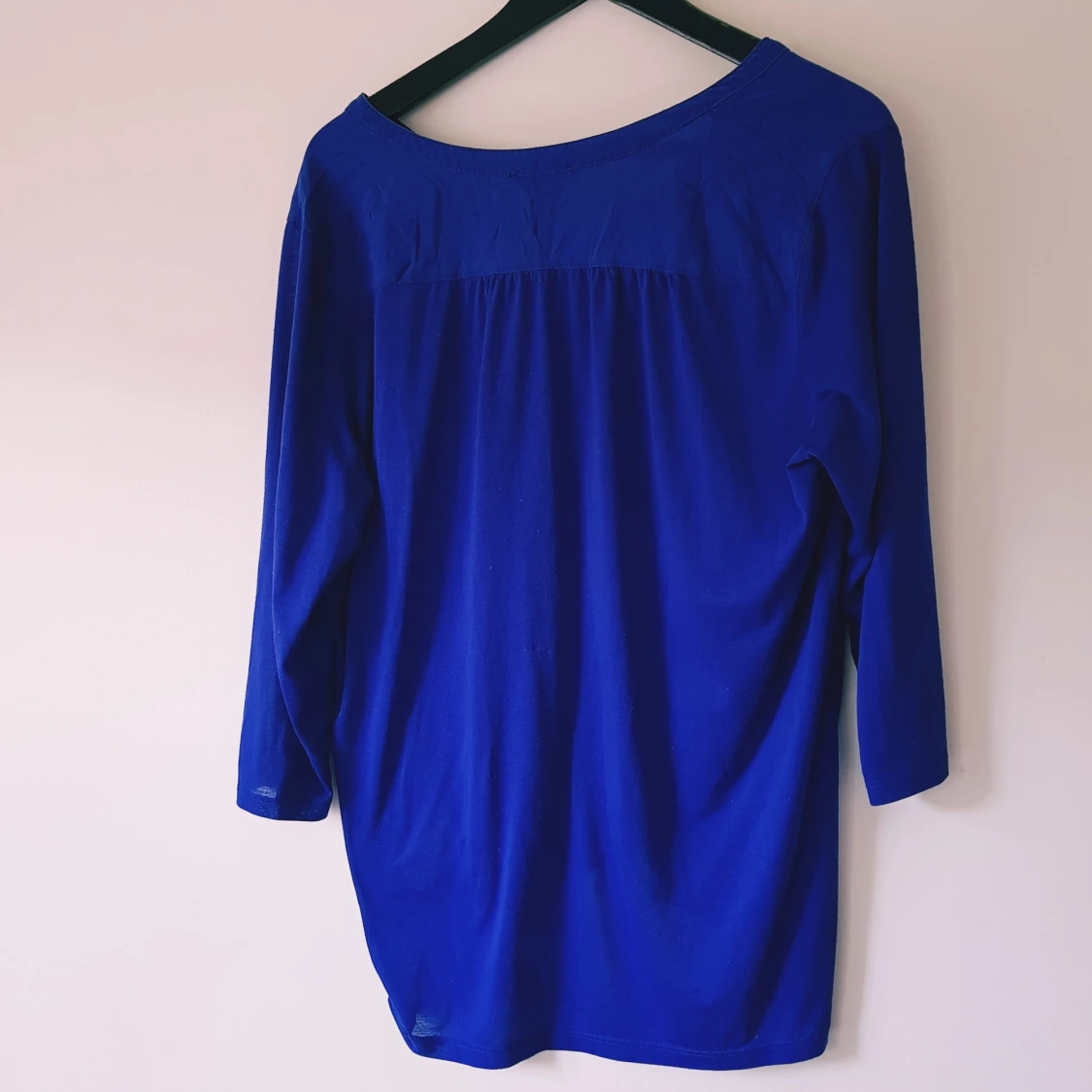 Kornblå blus från H&M med v-ringning strl L - 1