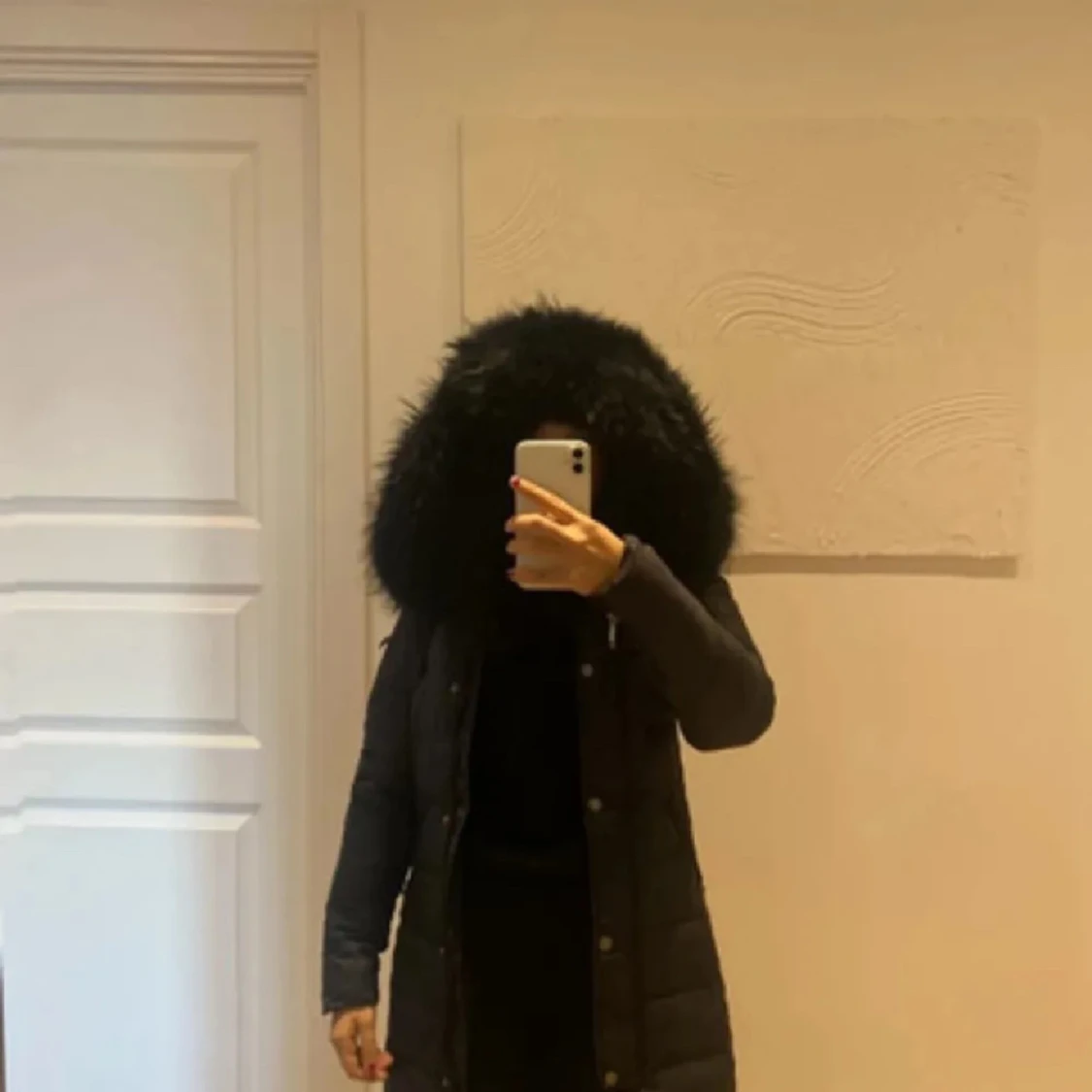 Svart lång pufferjacka med pälsluva - 3