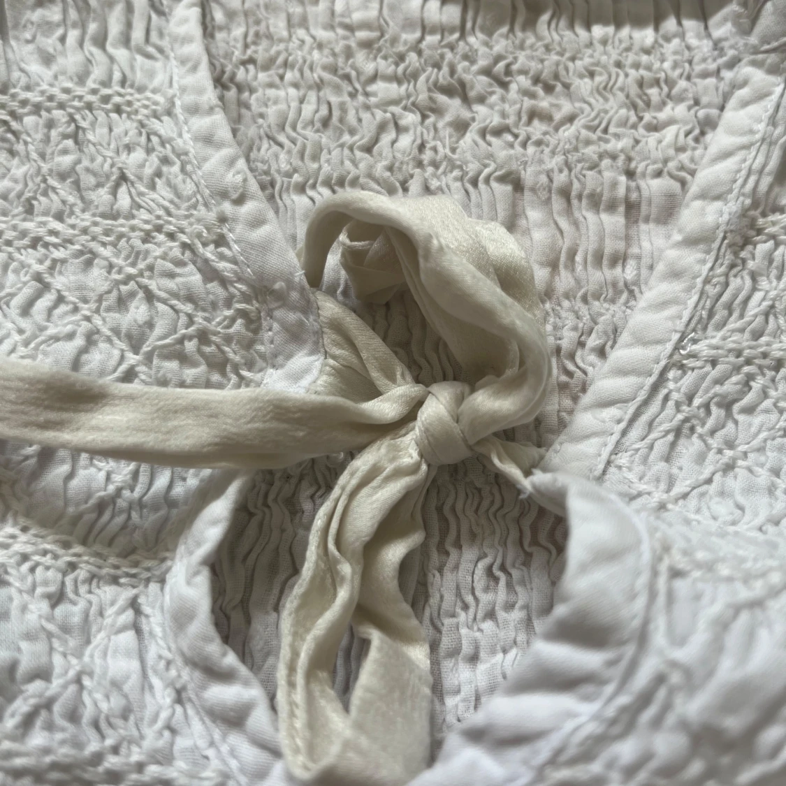 Vit blus med knyt från Odd Molly - 2