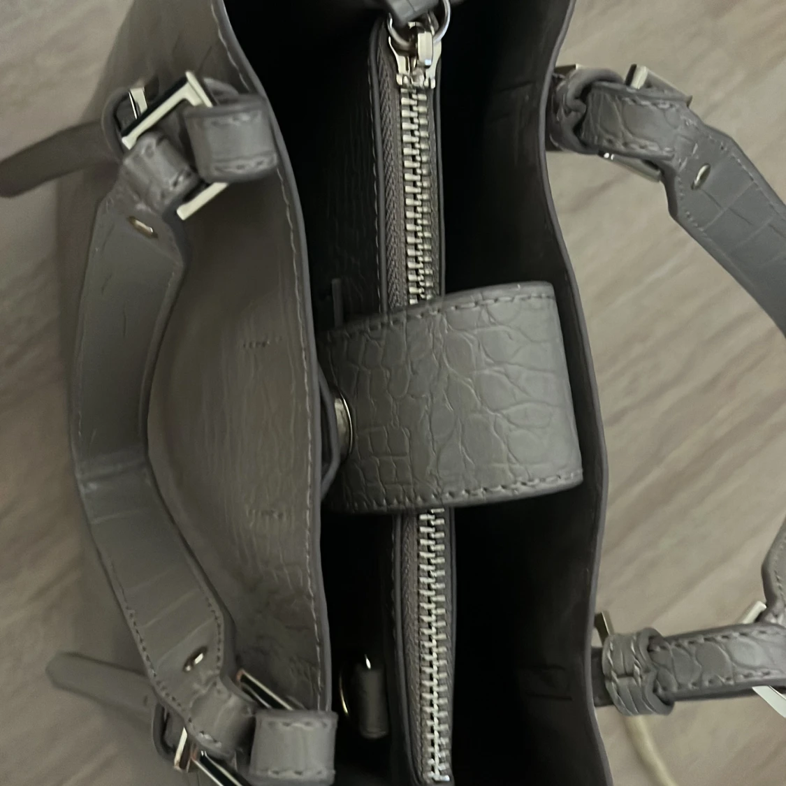 Beige axelväska i crocopräglat skinn Zara - 1