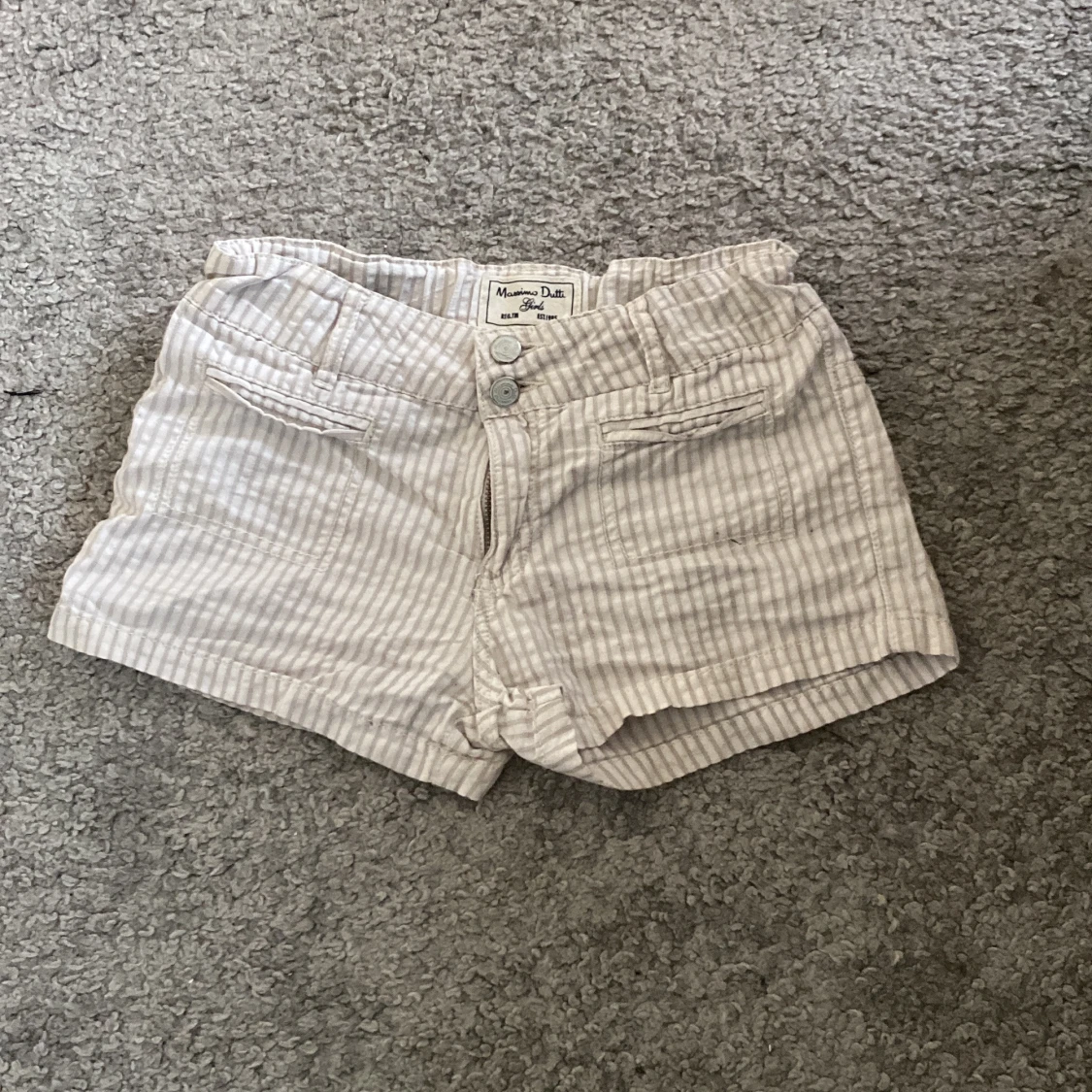 Randiga shorts från Massimo Dutti
