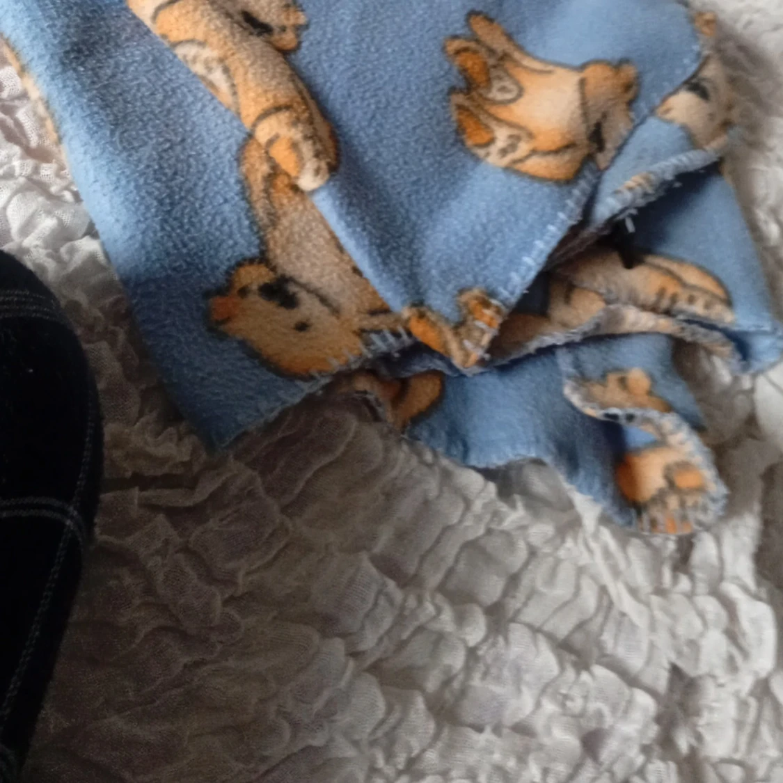 Blå fleece filt med nallemönster - 3