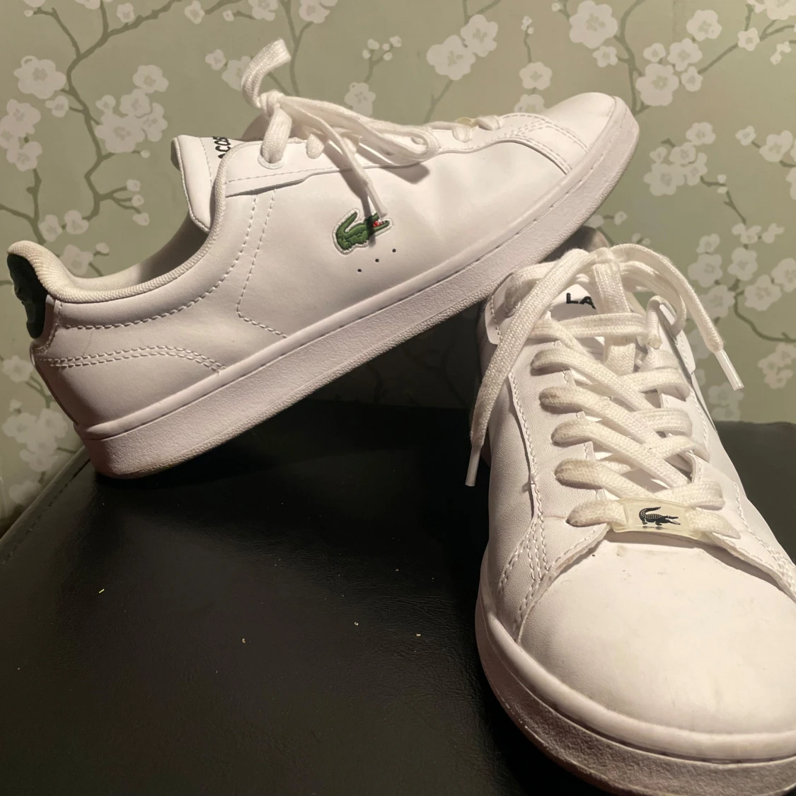 Vita sneakers från Lacoste - 2