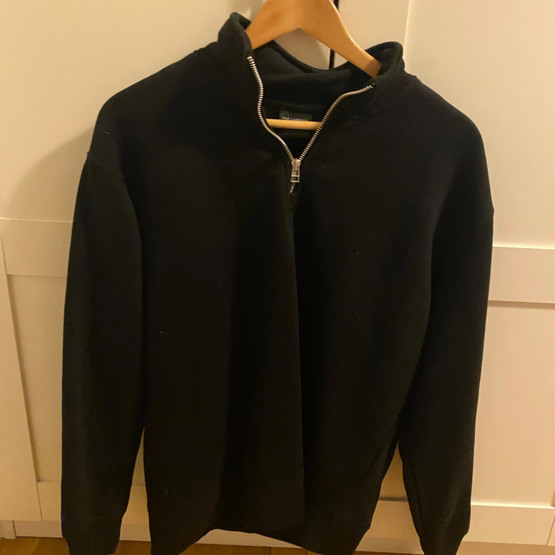 Svart half zip tröja Pull&Bear