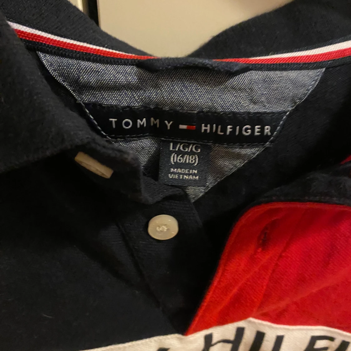 Tommy Hilfiger pikétröja svart/röd - 1