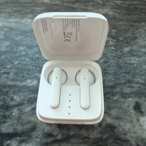 Airpuds - Hörlurar som funkar perfekt.