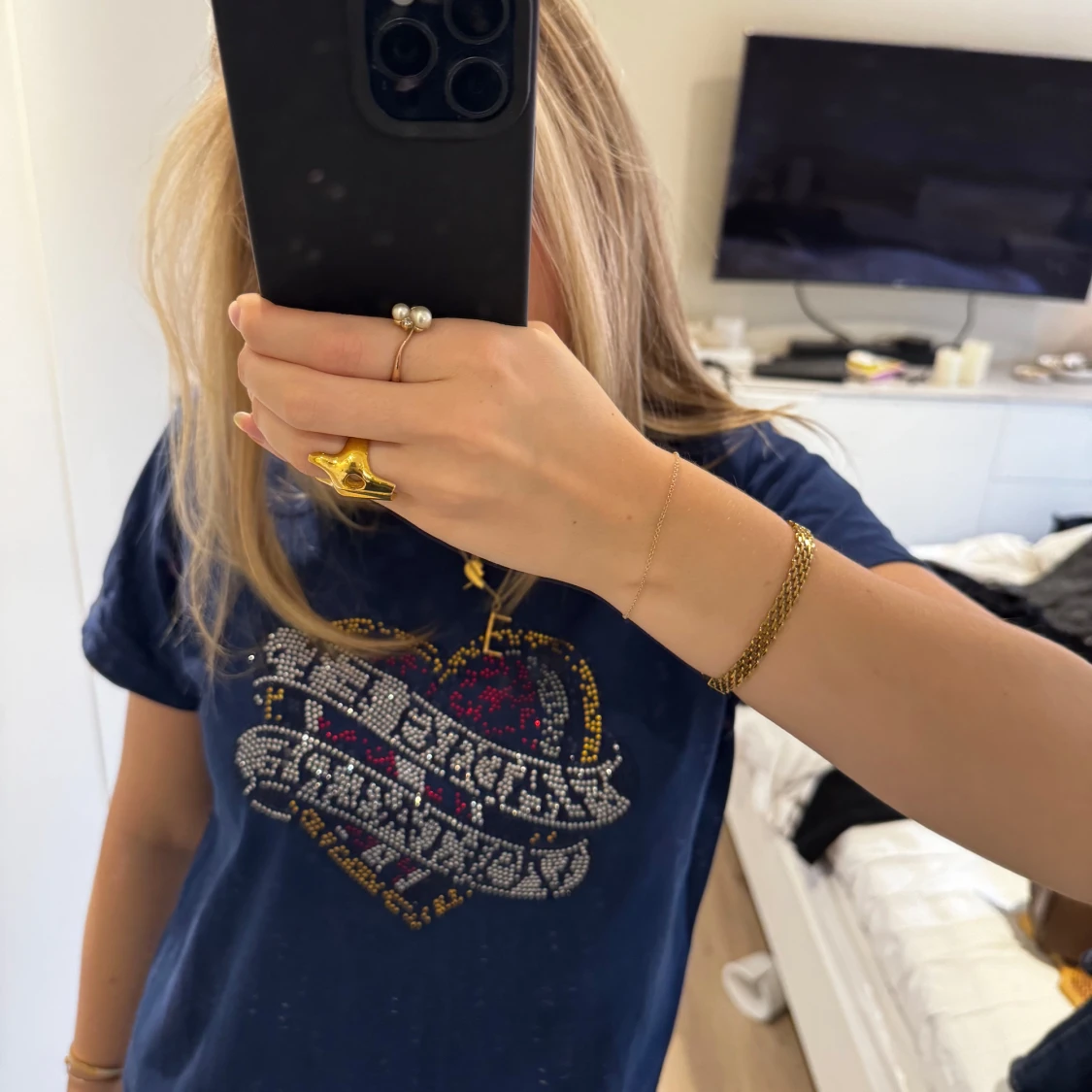 Mörkblå t-shirt med hjärtmotiv - 2