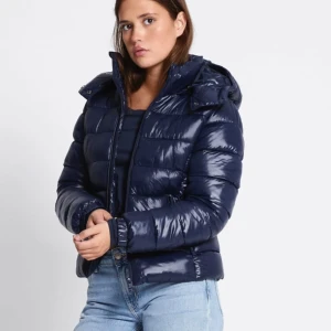 Mörkblå jacka  - Mörkblå höst/vinterjacka från lager157. Nypris 400 kr. 