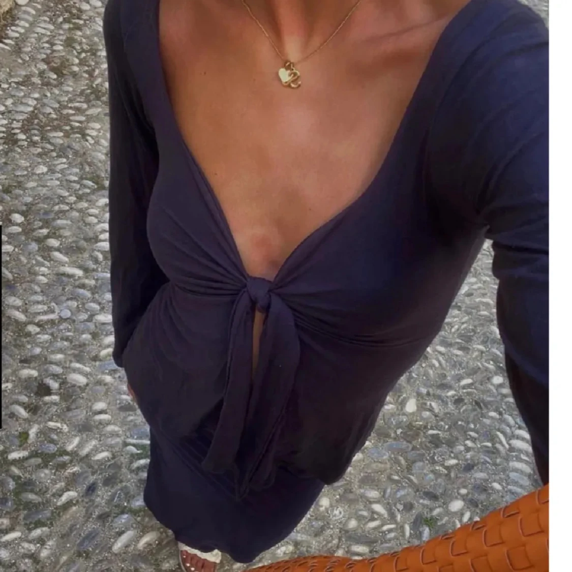 Mörkblå långärmad topp med knyt från design by Si - 1