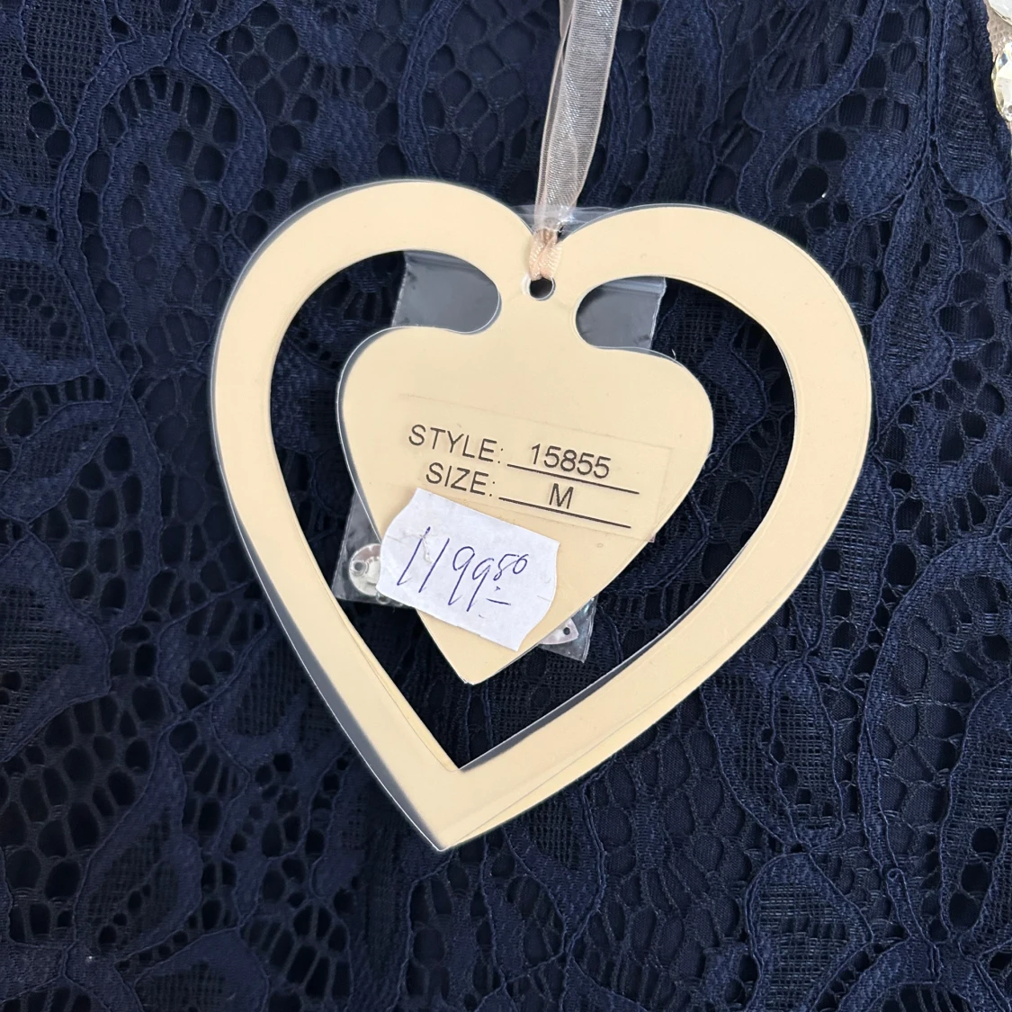 Mörkblå festklänning med spets och paljetter från Soky & Soka - 4