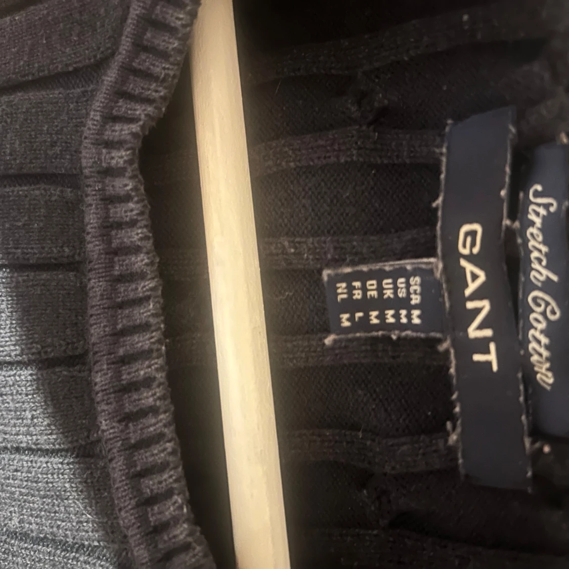 Svart kabelstickad tröja från GANT - 1