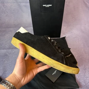 Saint Laurent skor - Säljer dessa Saint Laurent skor i storlek 45. Skicket är bra och dessa skor görs inte längre.