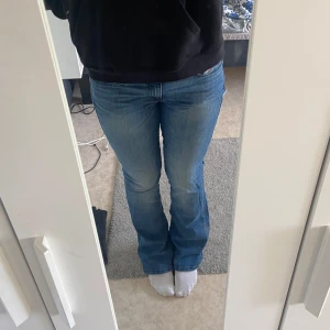 Bootcut diesel jeans  - Lågmidjade bootcut jeans från diesel. Nypris 1500 säljer för 700. 
