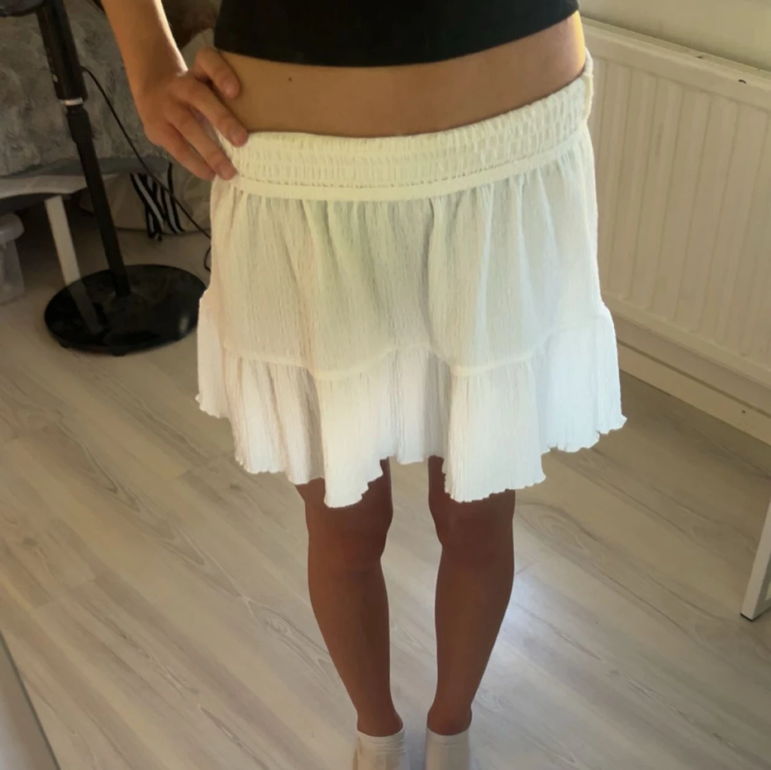 Vit volangkjol med smock - 1