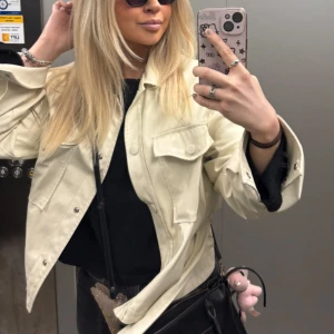 Vit skinnjacka - Fint skick. 