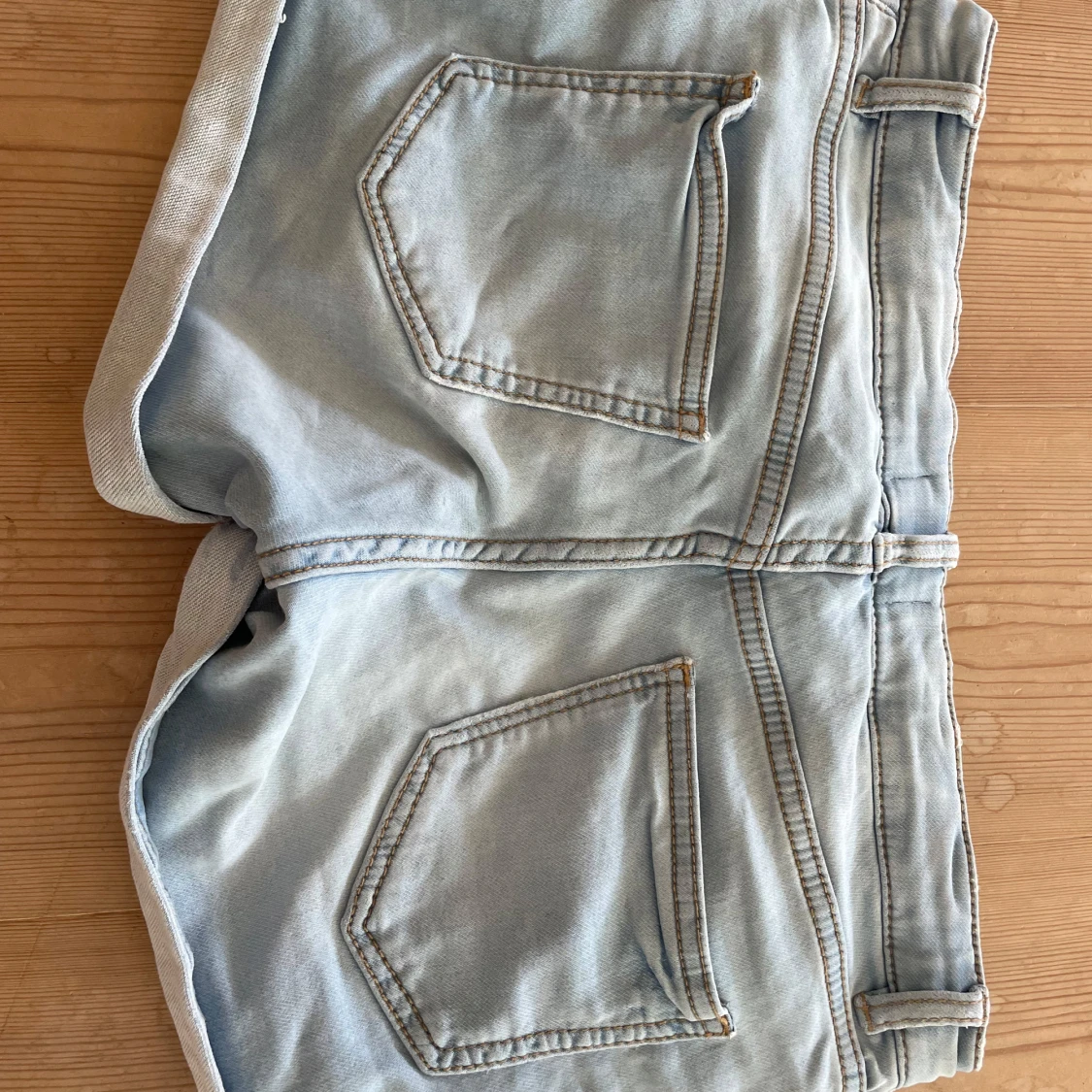 Ljusblå jeansshorts  - 2