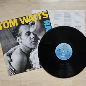 Tom Waits - "Rain Dogs" LP - Tom Waits - "Rain Dogs" Vinyl  1985 Skandinavien Press  Konvolut: VG+ Vinyl: VG+