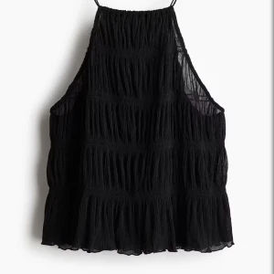 Svart topp - Supersöt svart topp, har aldrig använts och har lappen kvar, skriv vid frågor💓 