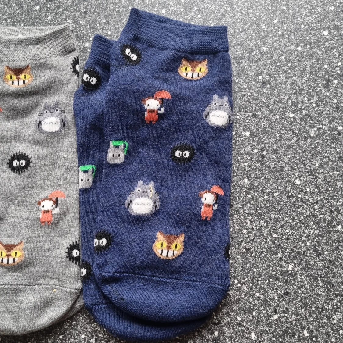 Färgglada ankelstrumpor med Totoro karaktärsmotiv - 3