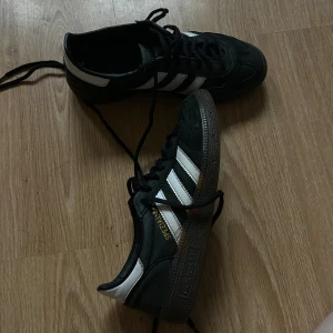 Adidas Spezial Skor - köpta från Vinted, säljes för dom var för stora för mig.